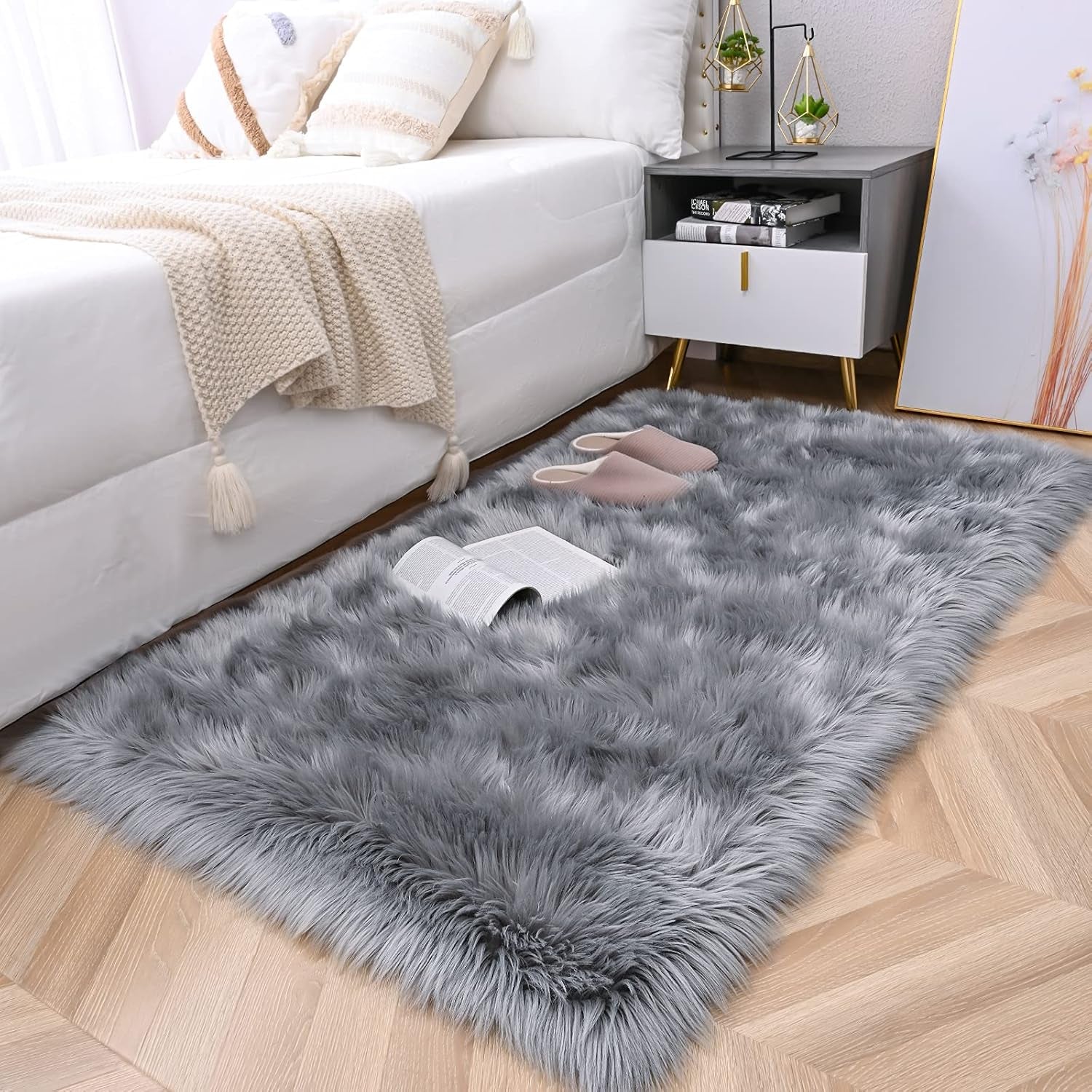 Soft Faux Fur Fluffy Area Rug, Luxury Fuzzy Sheepskin Carpet Rugs for Bedroom Living Room, Shaggy Silky Plush Carpet Bedside Rug Floor Mat, 2Ft X 4Ft, Gray